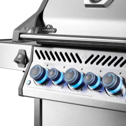 Barbacoa Napoleón de gas Rogue PRO-S 425