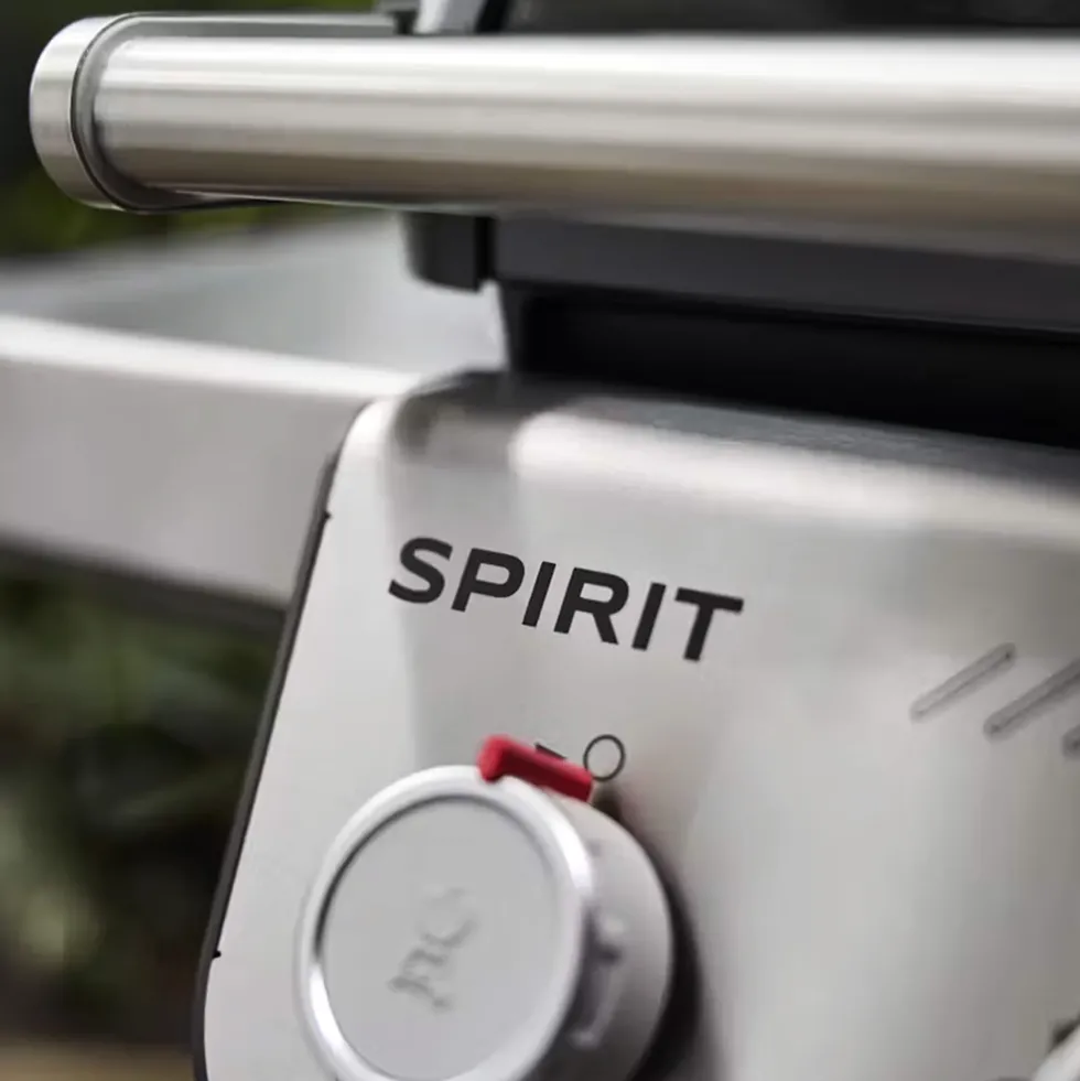 Barbacoa Weber® de gas Spirit E-425 con plancha de regalo