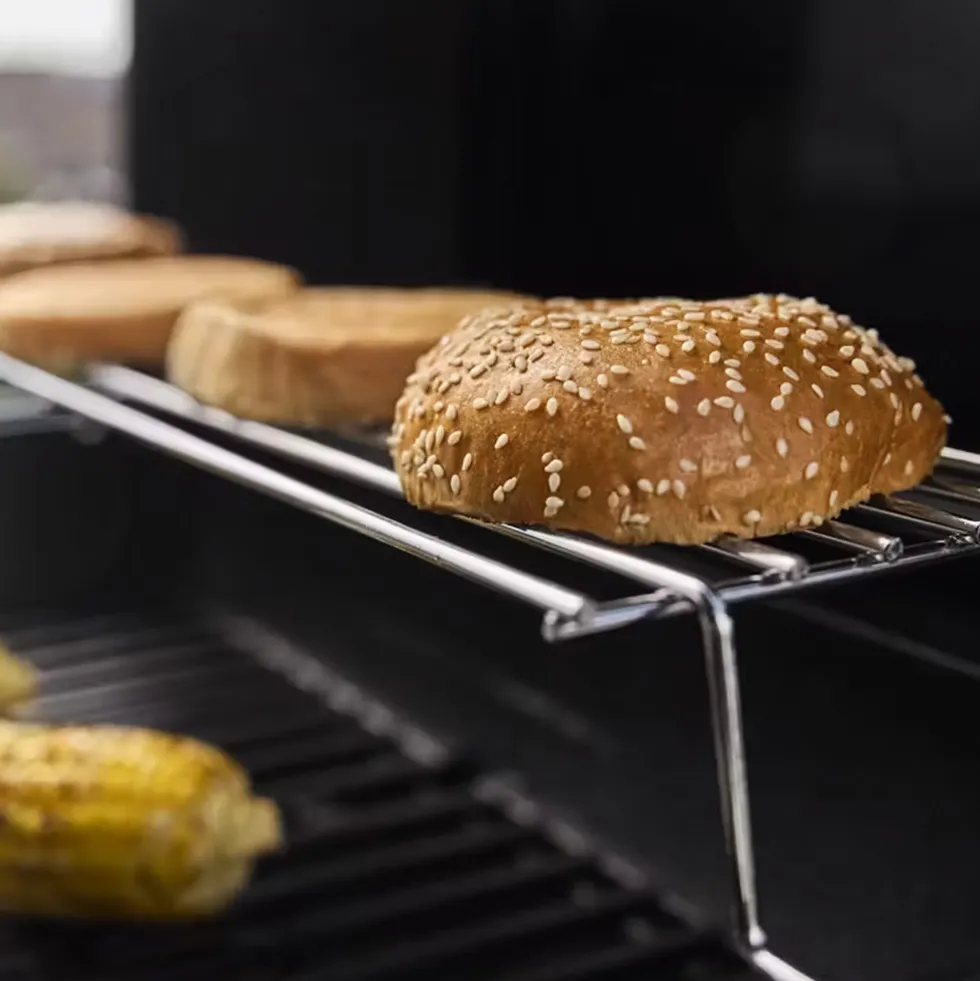 Barbacoa Weber® de gas Spirit E-425 con plancha de regalo