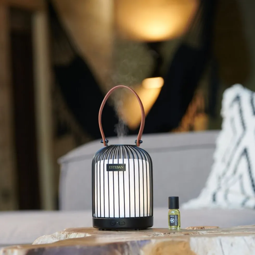 Difusor de aromas eléctrico Esteban Lantern Edition negra
