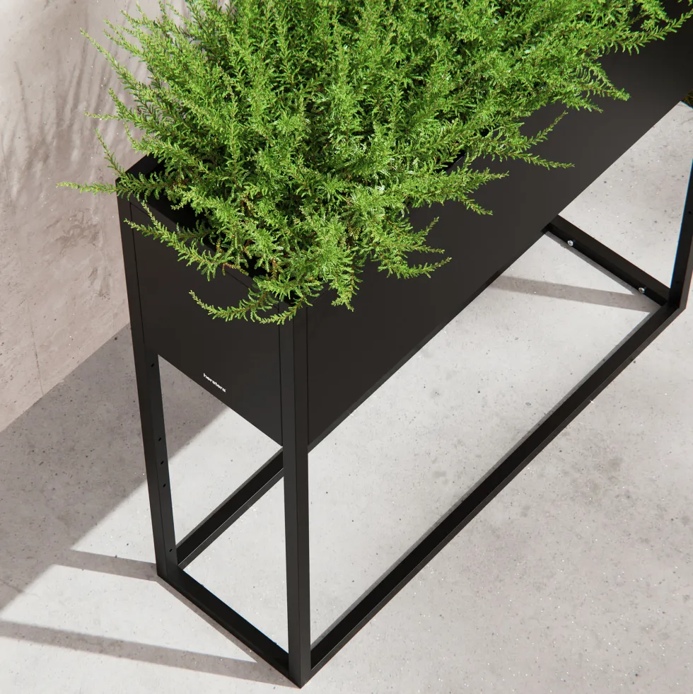 Herstera Metal Planter - Jardinera HUB negro