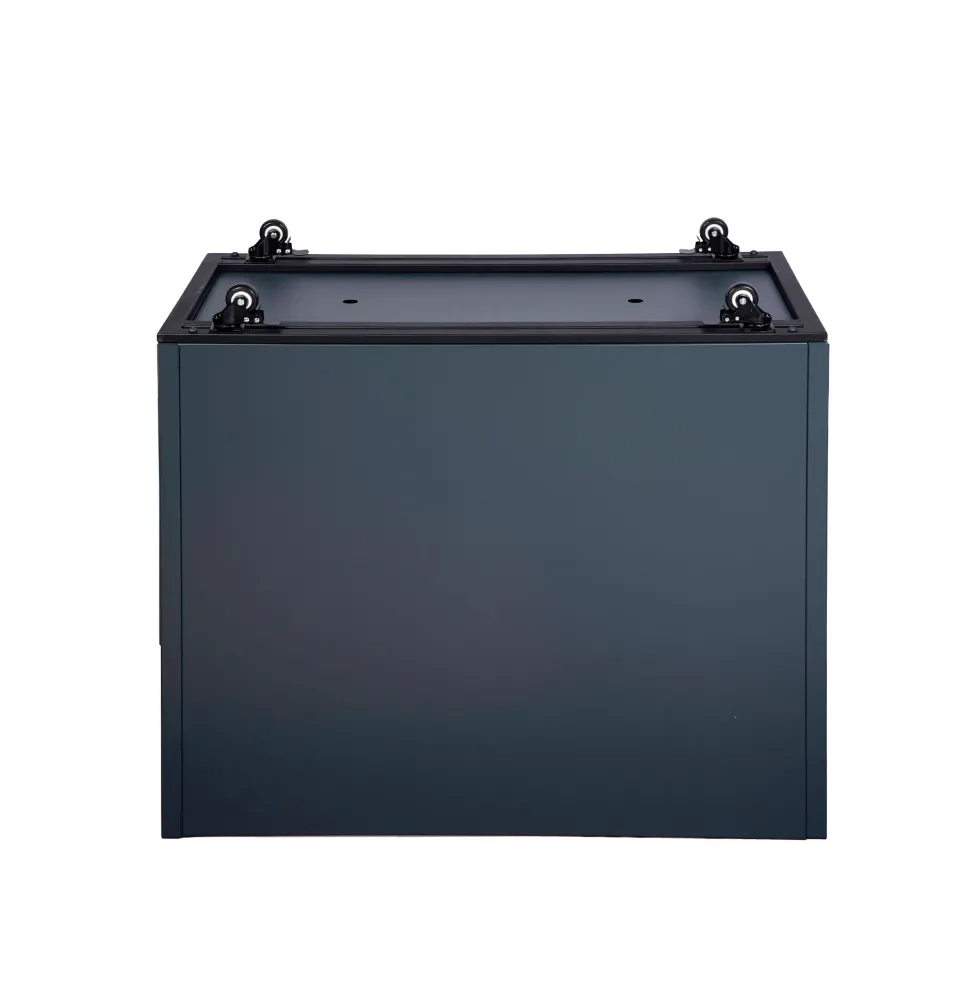 Herstera Metal Planter - Ruedas