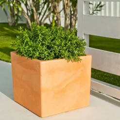 Maceta de Resina Narciso Terracota - New Garden