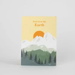 Postal Plantable "Love is in the Earth" Resetea